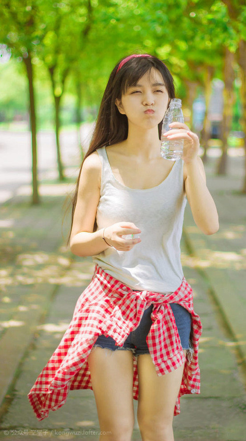 各国男子与女子足球联合训练营助力水平提升,足球男女差距