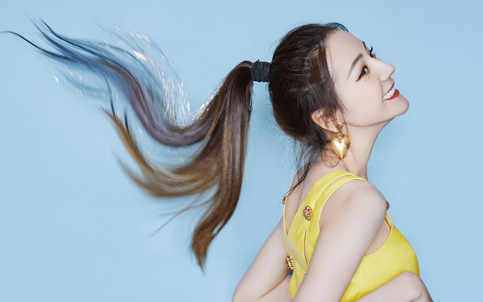 Leyu Sports (乐鱼体育)-谷爱凌首次尝试冰壶运动乐在其中，谷爱凌2020比赛滑雪视频